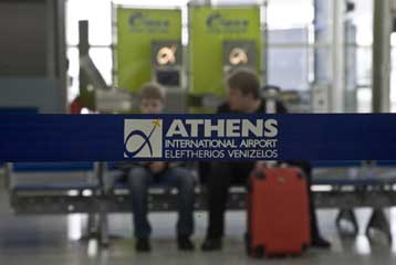 Ακυρώσεις πτήσεων σε Αθήνα και Θεσσαλονίκη λόγω της ηφαιστειακής τέφρας