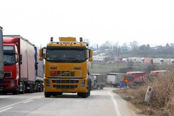 Aπελευθέρωση των αδειών για φορτηγά δημόσιας χρήσης προωθεί η κυβέρνηση
