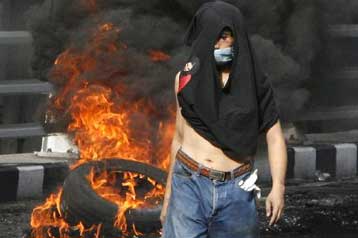 Έκρυθμη η κατάσταση στην Ταϊλάνδη μετά την αιματηρή καταστολή των διαδηλωτών