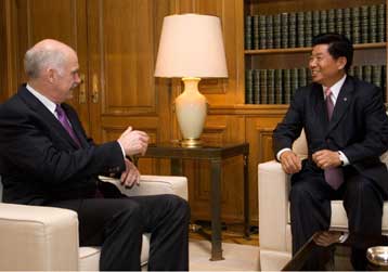 Θα τηρηθούν οι όροι της συμφωνίας με τον ΟΛΠ, διαβεβαίωσε ο επικεφαλής της Cosco