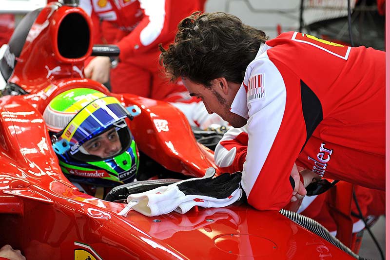 Η Ferrari προσγειώνει την έπαρση για τη F10