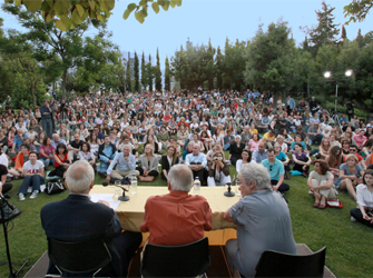 Εναρκτήρια βραδιά του 1ου Διεθνούς Φεστιβάλ Ποίησης στον κήπο του Μεγάρου Μουσικής
