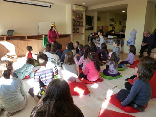 «Γονιός δεν γεννιέσαι, γίνεσαι!» Μια διαφορετική σχολή γονέων