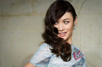 Η όμορφη, δυναμική και προσγειωμένη Olga Kurylenko