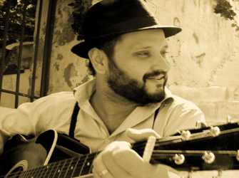 «Ολόγυμνος» ο Νικόλαος Αδέσποτος