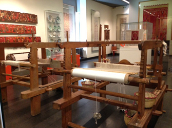 Οι τελευταίες μυημένες κρητικές υφάντριες στο Μουσείο Μπενάκη