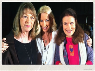 Art Beat στη Δημόσια Τηλεόραση με τη Λένα Αρώνη