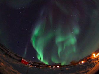 «Βιώνοντας το Σέλας»: Αφιέρωμα στο Θερινό Ηλιοστάσιο