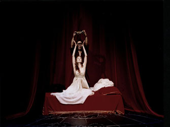 Η Αννα-Κατερίνα Αντονάτσι σε ήχους Μπελ Επόκ