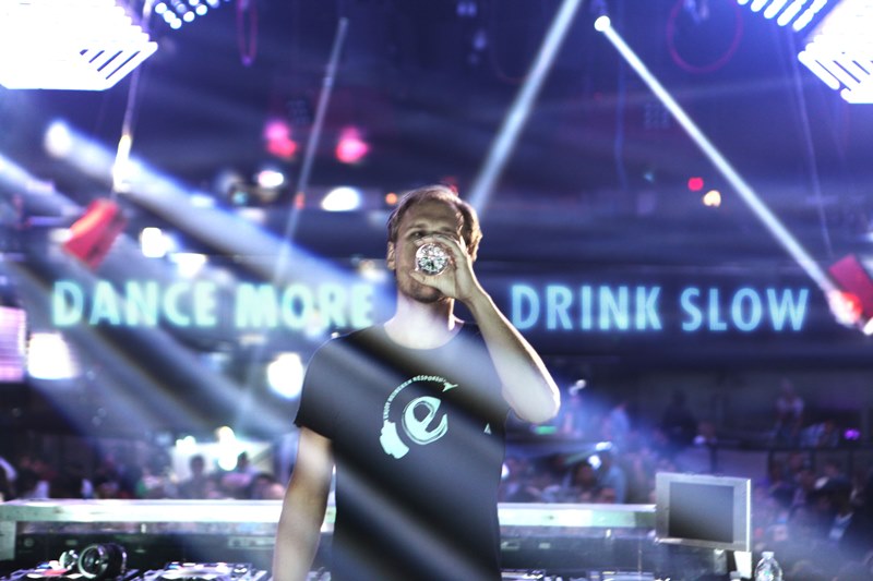 «Dance More, Drink Slow»: Νέα παγκόσμια καμπάνια της Heineken για την υπεύθυνη κατανάλωση