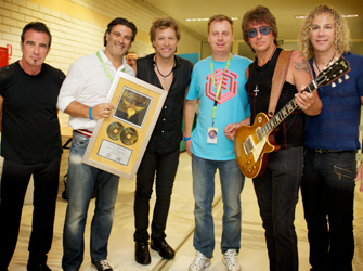 Διπλή πλατίνα για τους Bon Jovi στην Αθήνα