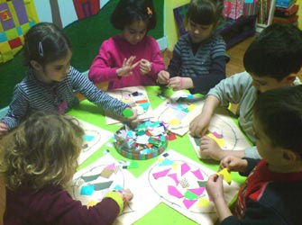 Παιδικό δημιουργικό εργαστήριο «Χρωματάκι»