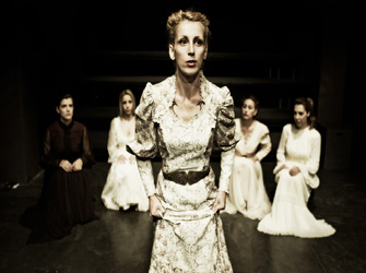 Η Μόσχω Τζαβέλα, η Μπουμπουλίνα και η Μαντώ Μαυρογένους θα «συναντηθούν» στο Θησείον