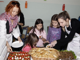 Τα Παιδιά Στην Κουζίνα