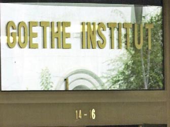 Γράφοντας στην ξένη και τη μητρική γλώσσα