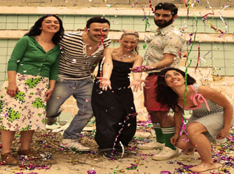 Γιοι και κόρες, μια παράσταση για την αναζήτηση της ευτυχίας