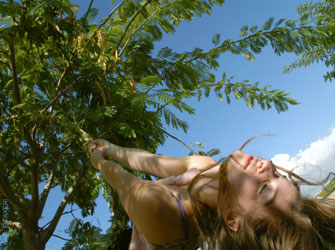 «hAndle with cAre» από την ομάδα Κινητήρας