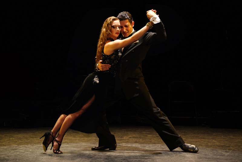 Forever Tango: Το «Dirty Dancing» της Αργεντινής στο Θέατρο Badminton
