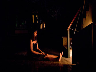 »Καλοκαίρι στα σώματα» στο αίθριο του θεάτρου Μεταξουργείο