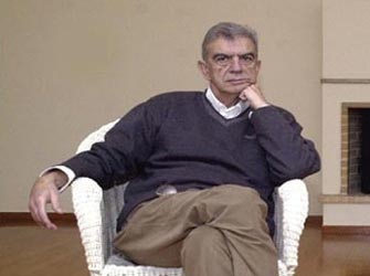 Ο Μένης Κουμανταρέας στο Gazarte