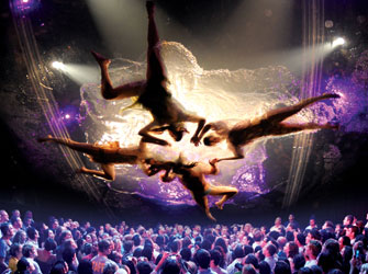 Fuerza Bruta: ένας υδάτινος κόσμος πάνω από το κεφάλι μας