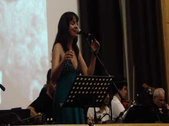 Μαγέμενο το κοινό από την παράσταση «Κ. Π. Καβάφης: Απ’ έξω και τραγουδιστά»