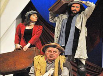 Το Φεστιβάλ Ηλιούπολης πάει θέατρο…