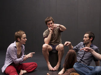 Εργαστήρια και σεμινάρια στο πλαίσιο παραστάσεων στη Στέγη