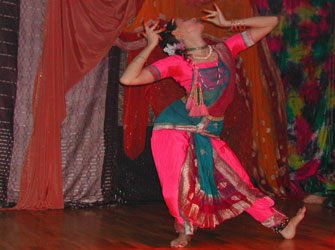 Bhaktas: ινδικός κλασικός χορός και μουσική