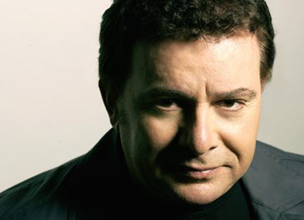 «Τραγούδια που αγαπήσαμε» ερμηνεύει ο Μανώλης Μητσιάς στη Θεσσαλονίκη