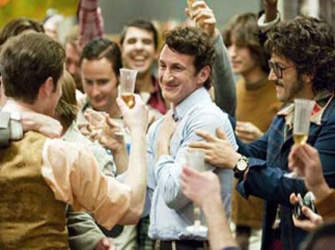 «Milk» στο Mega 2/5