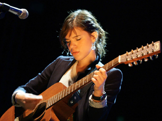 Η Μόνικα υπογράφει τη μουσική της «Αντιγόνης»