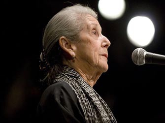 Η Nadine Gordimer συμπράττει με τη Διεθνή Εταιρεία Φίλων Νίκου Καζαντζάκη