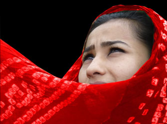 «Παίζοντας με τη Φωτιά»: η Αννέτα Παπαθανασίου επιστρέφει στο Αφγανιστάν