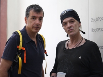 Εξαρτημένοι Άνθρωποι: Πεθαίνοντας στις Πλατείες