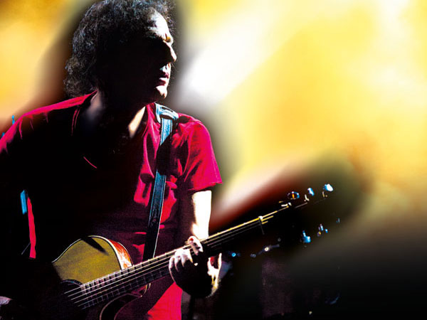 Ο Βασίλης Παπακωνσταντίνου είναι «πάντα εδώ»