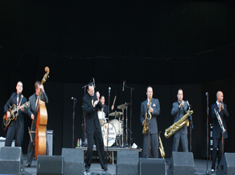 Swing Thing: μια μουσικοχορευτική βραδιά