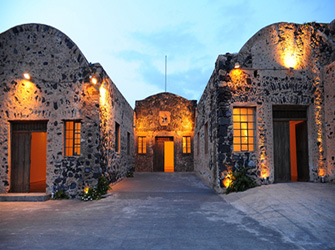 Πλήθος εκδηλώσεων στο Εργοστάσιο Τεχνών Σαντορίνης