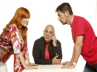 Η «Σεξουαλική ζωή των Παπαχαραλάμπους» περιοδεύει