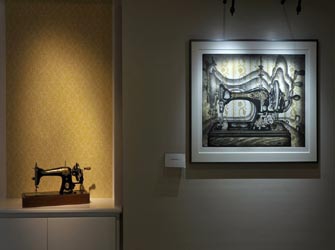 Ξενάγηση στον ιδιαίτερο κόσμο της Carol Wax