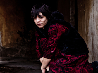 Violet Louise + Hior Chronik