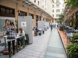 «Χαράσσοντας την Αθήνα». Οι καλλιτέχνες της ΑΣΚΤ δημιουργούν