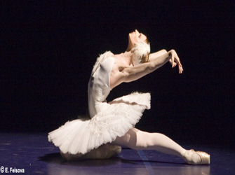 Χριστουγεννιάτικο Γκαλά Χορού με τη Σβετλάνα Ζαχάροβα