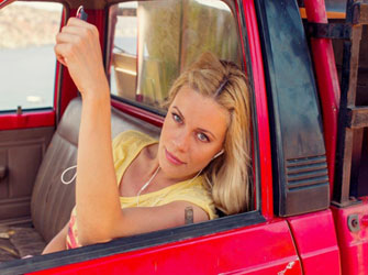 Νέες ταινίες, φεστιβάλ και αφιερώματα στις αίθουσες