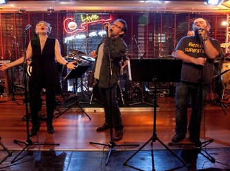 Δ. Τσακνής, Μ. Στόκας και Ρ. Αντωνοπούλου στο Amstel Live