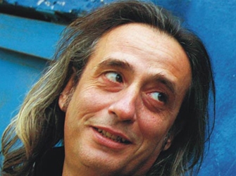 Ο Γιάννης Αγγελάκας στα χρόνια της Alltogethernow, στην ΕΤ1