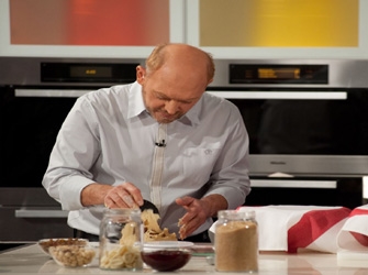 Αμυγδαλόπιτα με σφολιάτα, στις «Γλυκιές Αλχημείες»