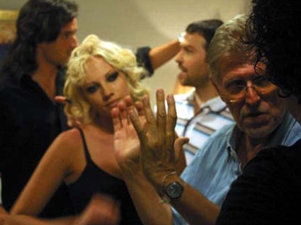 «Προστάτης Οικογενείας» του Ν. Περάκη, στο Star