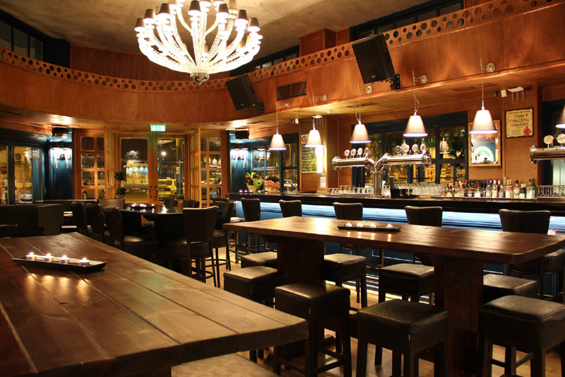 Το in.gr κάνει το τραπέζι σε 2 τυχερούς στο Abbey Beer Diner