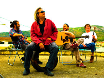 Συναυλία και extra προβολές στο αφιέρωμα για τον Νίκο Νικολαΐδη